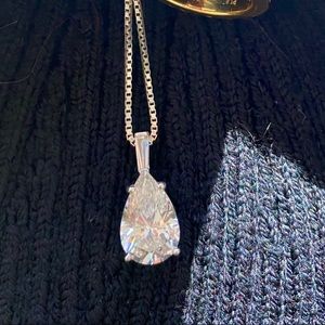 Pear Shape Brilliant Cut diamond with cert